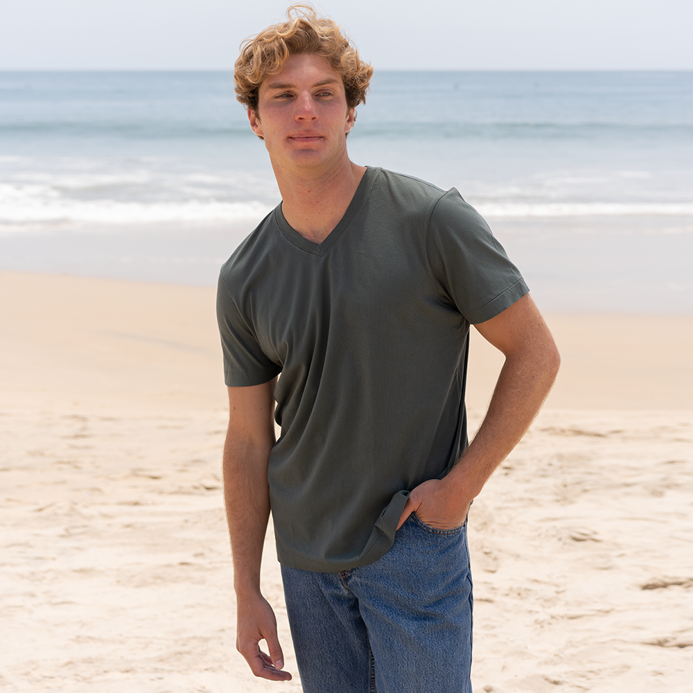 #color_forest-green organic cotton V-Neck t-shirt Front