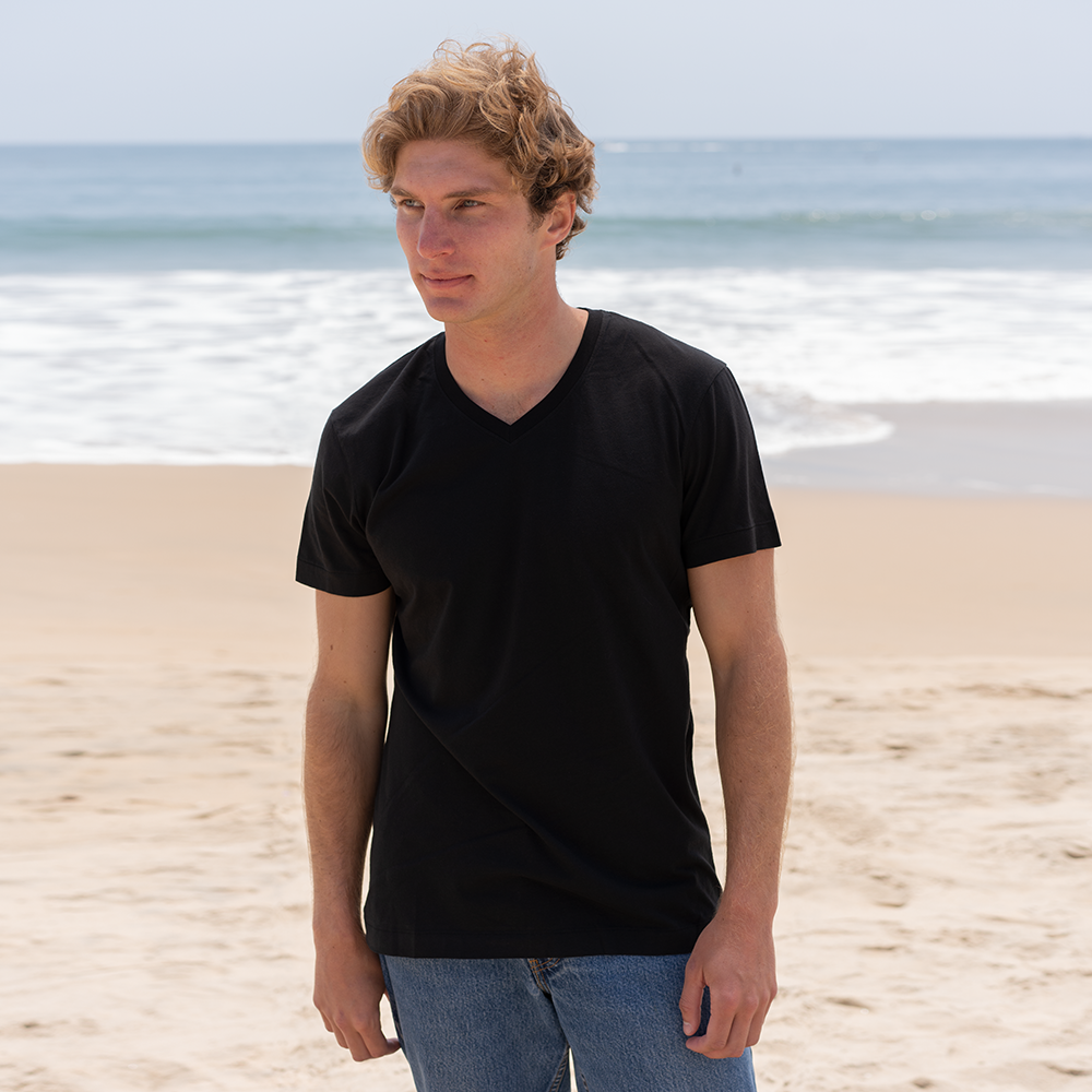 #color_black organic cotton V-Neck t-shirt Front