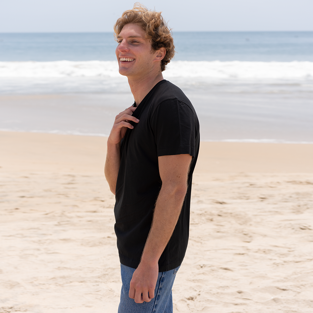 #color_black organic cotton V-Neck t-shirt Side