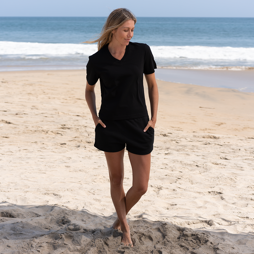 #color_black Short Box Tee V Neck Front full view