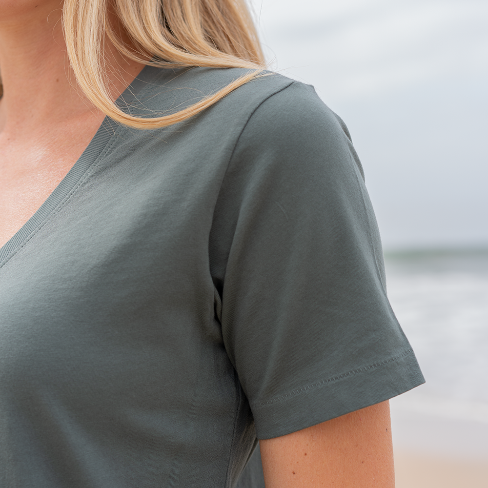 #color_forest-green organic cotton V-Neck t-shirt close-view