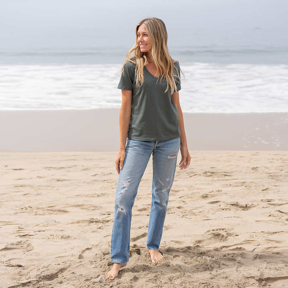 #color_forest-green organic cotton V-Neck t-shirt full-view