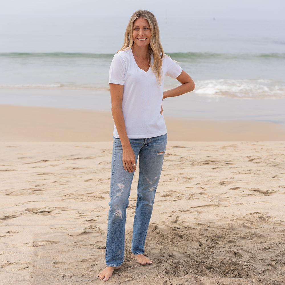 #color_white organic cotton V-Neck t-shirt full-view
